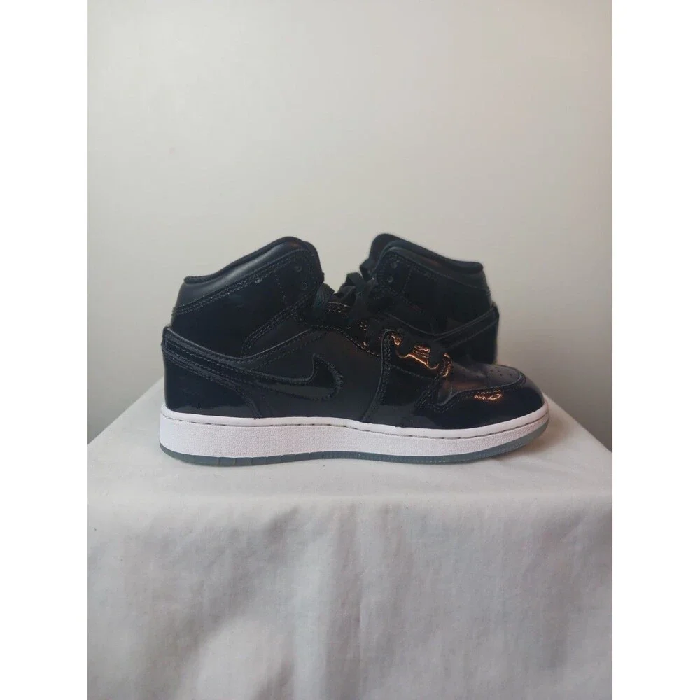 Jordan Air Jordan 1 Mid SE (GS) Black/White/Purple Sneaker 5Y DV1337-004